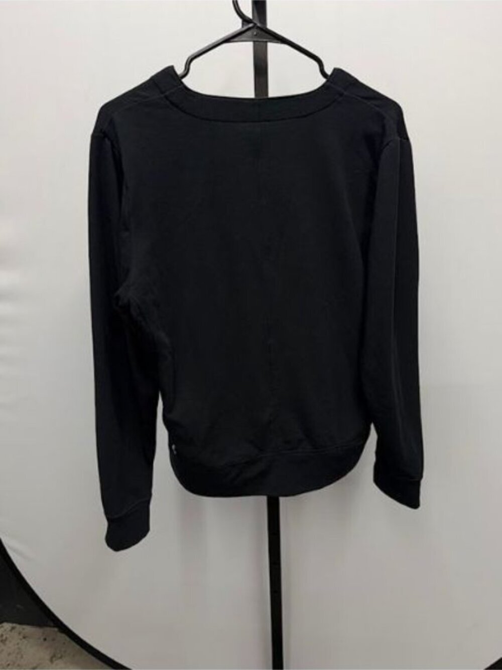 Lole Black V-Neck Pullover Sweater - Picture 4 of 4